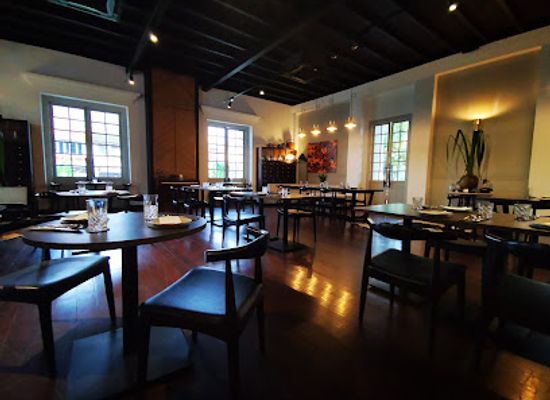 malaysia/borneo/restaurant/roots-bistronomy
