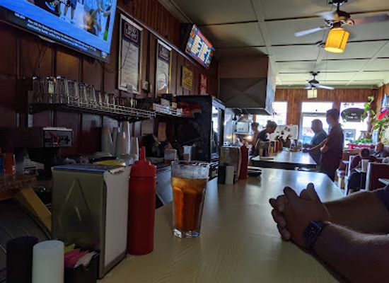 kansas/marais-des-cygnes/restaurant/b-b-cafe