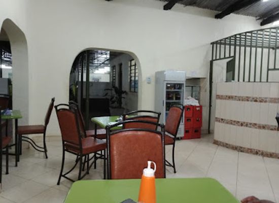 kenya/chyulu-hills-national-park/restaurant/pachris-lounge