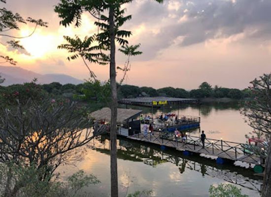 cambodia/pailin/restaurant/the-moon-restaurant