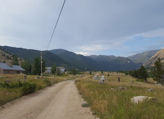 montana/the-beartooth-mountains/restaurant/old-piney-dell-restaurant