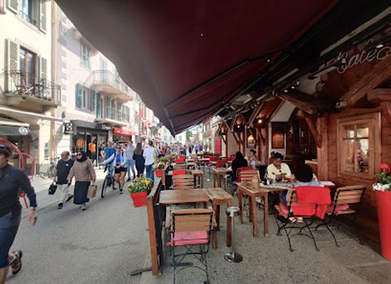 france/chamonix-mont-blanc/restaurant/la-caleche