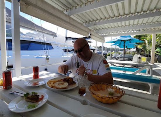 seychelles/ile-ronde/restaurant/bravo-restaurant