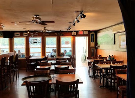 new-york/lake-george/restaurant/christie-s-on-the-lake