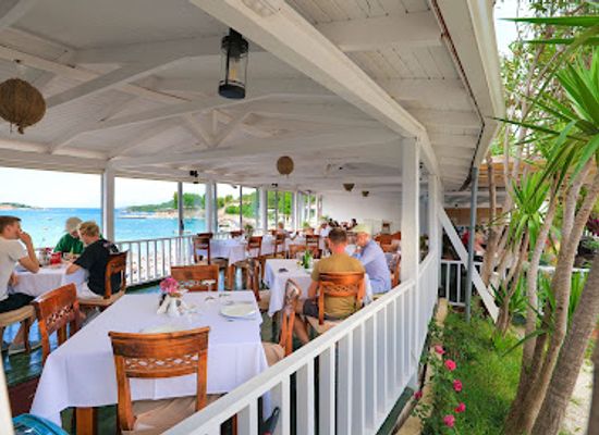 albania/ksamil-region/restaurant/restaurant-castle
