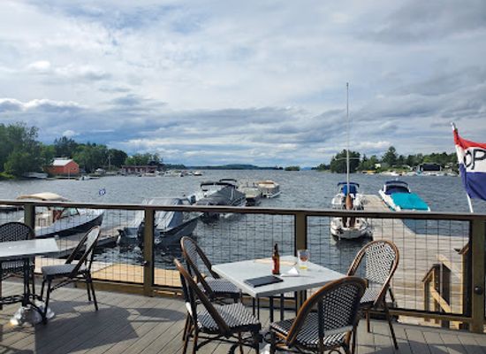 maine/moosehead-lake/restaurant/dockside-inn-and-tavern