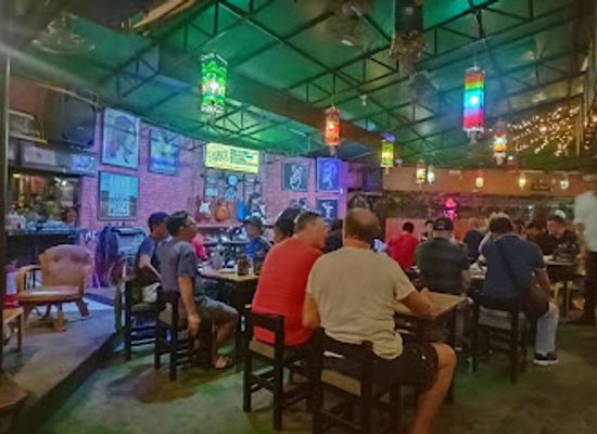 philippines/manila/malate/restaurant/bamboo-giant-garden-restaurant-bar-malate