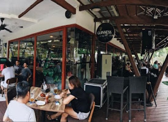 singapore/north-region/restaurant/cheval-cafe-bar-bistro