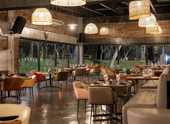 zimbabwe/bulawayo/restaurant/king-s-kraal