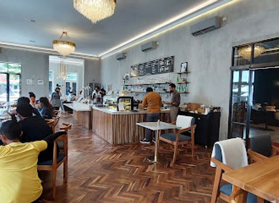indonesia/surabaya/gubeng/restaurant/white-house-surabaya-resto-garden-lounge