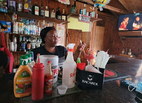 the-bahamas/cat-island/restaurant/hotspot-cat-island