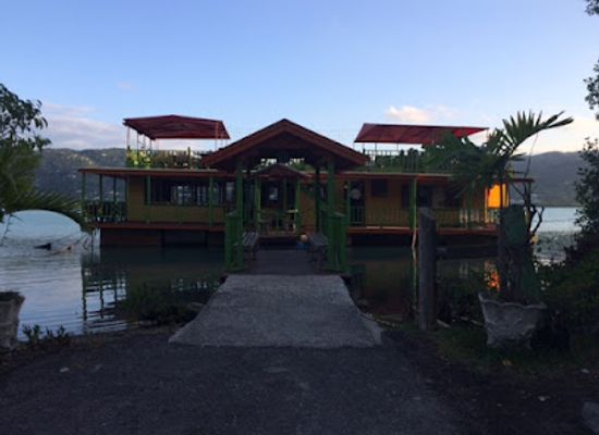 jamaica/santa-cruz-mountains/restaurant/house-boat-grill-restaurant