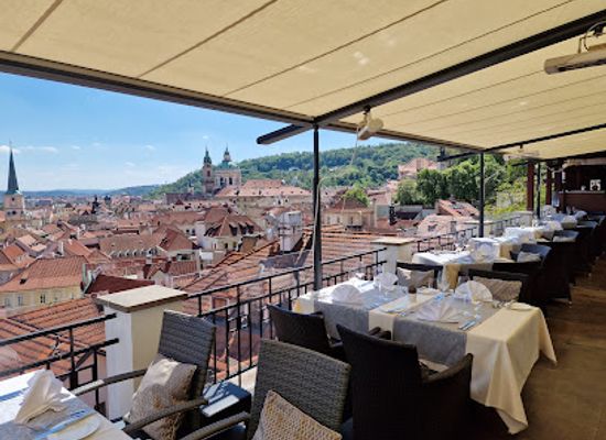 czechia/palava/restaurant/terasa-u-zlate-studne