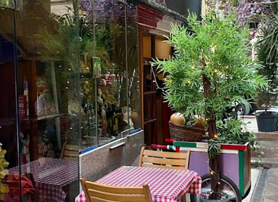 egypt/cairo/downtown-cairo/restaurant/cairoma
