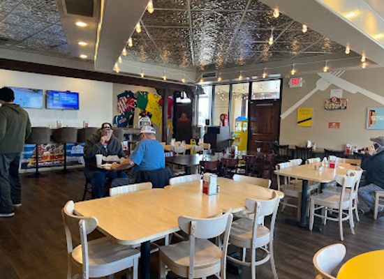 arizona/flagstaff/restaurant/bow-wow-street-dogs-grill
