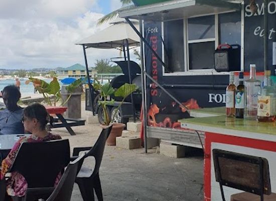 barbados/bridgetown/restaurant/follow-de-smoke