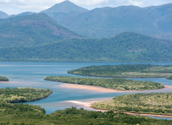 australia/hinchinbrook-island/restaurant/hinchinbrook-lookout