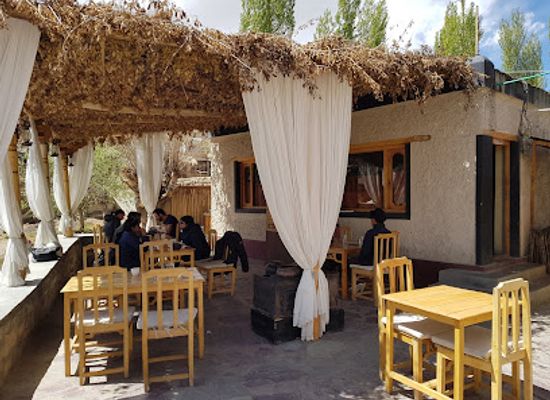 india/leh/restaurant/namza-dining