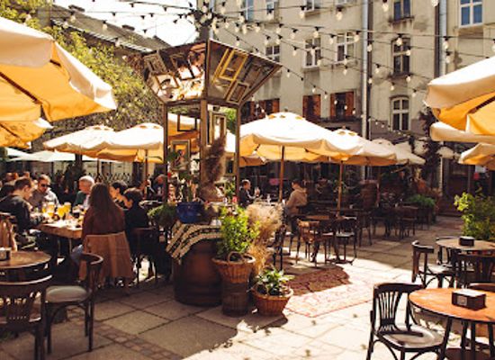 ukraine/lviv/lychakiv/restaurant/pstruh-khlib-ta-vyno