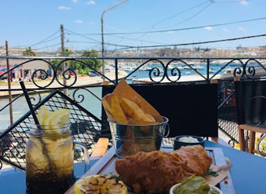 malta/gzira/restaurant/the-crew-cafe-bar