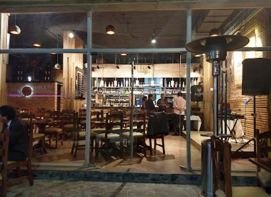 bolivia/cochabamba/la-recoleta/restaurant/vinoppolis