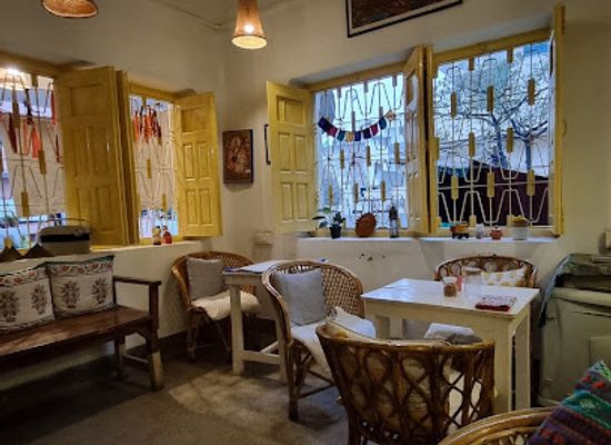 india/varanasi/restaurant/sparrow-cafe