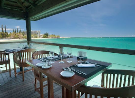 new-caledonia/pouebo/restaurant/le-roof