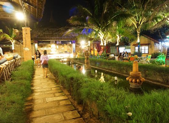 vietnam/southeast/restaurant/long-son-mui-ne-exotic-restaurants-bar