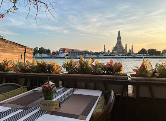 thailand/chao-phraya-river-basin/restaurant/eat-sight-story-deck