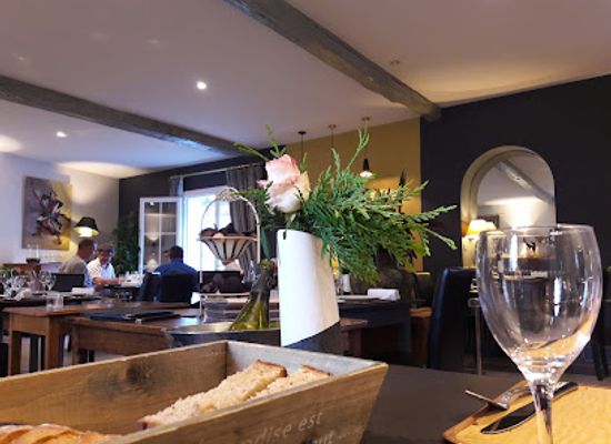 france/poitou-charentes/restaurant/restaurant-le-cheval-blanc