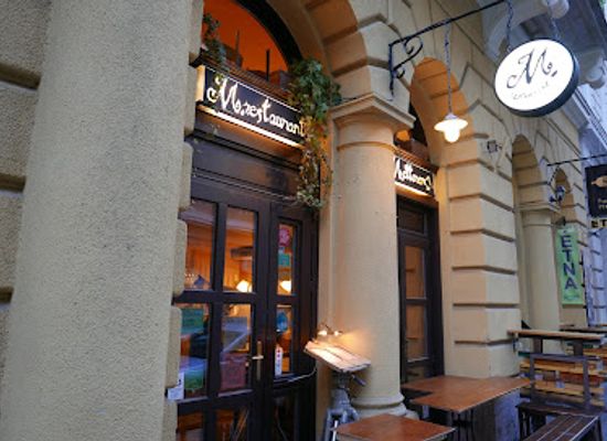 hungary/budapest/jewish-quarter/restaurant/m-restaurant