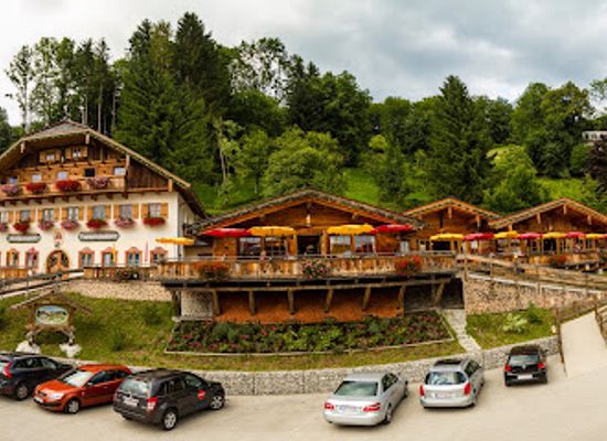 austria/salzkammergut-lakes/restaurant/dorf-alm-zu-st-wolfgang