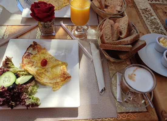 morocco/tensift/restaurant/fluffy