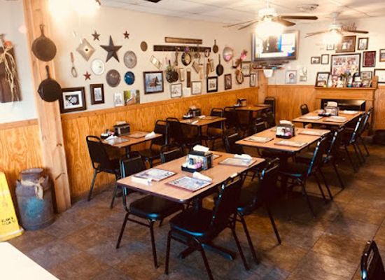 ohio/hocking-hills/restaurant/dodson-s-on-broadway
