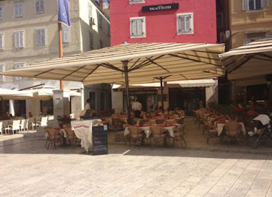 croatia/split/old-town/restaurant/konoba-pjaca