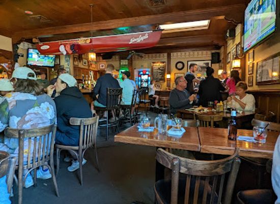 alaska/alaska-peninsula/restaurant/bayside-tavern