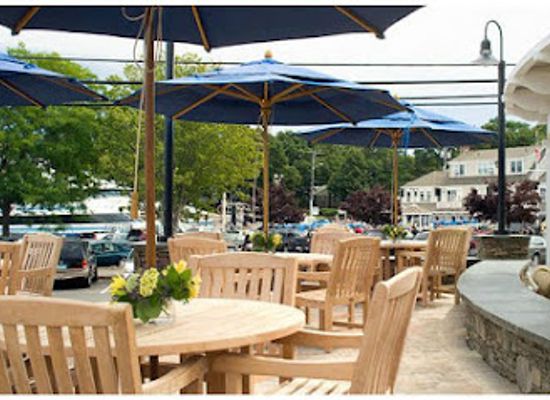 massachusetts/cape-cod/restaurant/bluewater-grille