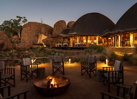 namibia/damaraland/restaurant/mowani-mountain-camp