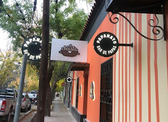 argentina/mendoza/chacras-de-coria/restaurant/papanato-bar-de-papas-chacras-de-coria