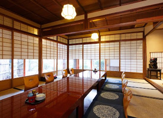 japan/kyoto/higashiyama/restaurant/yasakadori-enraku