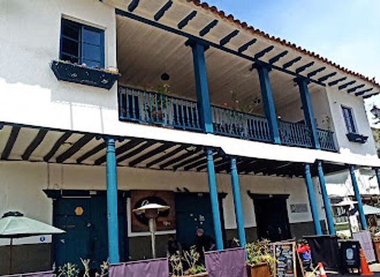 ecuador/azuay-region/restaurant/casa-azul