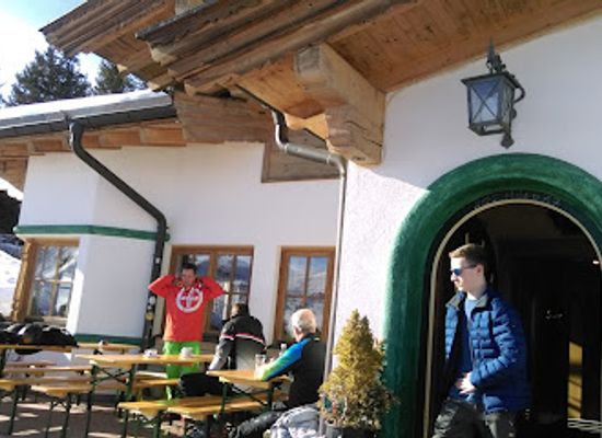 austria/kitzbuhel/restaurant/hahnenkam-rennen-bar-and-self-service