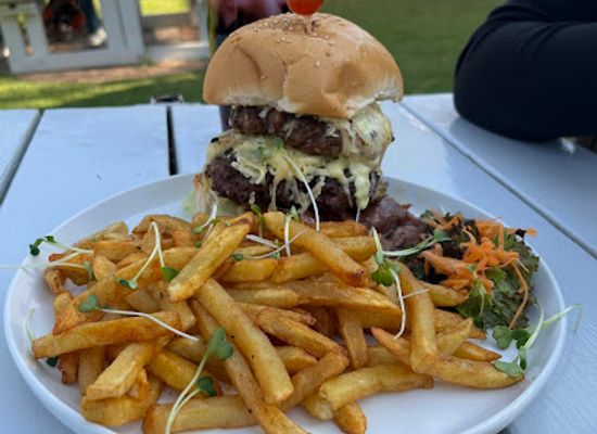 zimbabwe/mashonaland-central/restaurant/mtotwe
