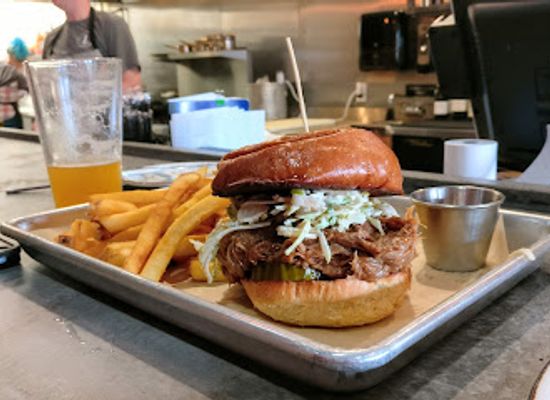 florida/clearwater/restaurant/the-little-lamb-gastropub