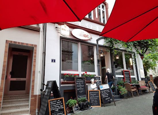 germany/moselle/restaurant/cafe-friends