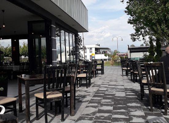 kosovo/mitrovica/restaurant/natyra