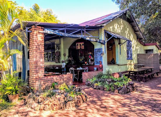 zimbabwe/chimanimani-national-park/restaurant/mama-africa