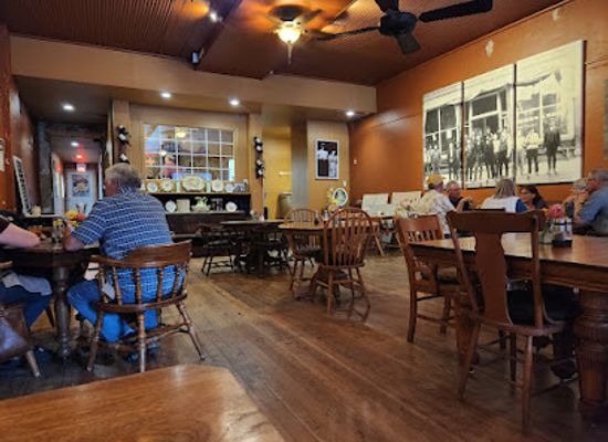 wisconsin/driftless-area/restaurant/farm-and-hearth-woodfired-bistro