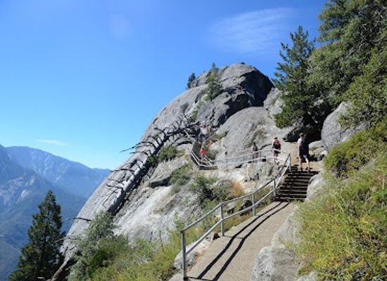california/sequoia-national-park/restaurant/moro-rock-trail