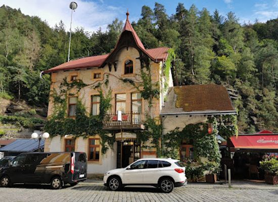 czechia/elbe-sandstone-mountains/restaurant/parish-house-inn